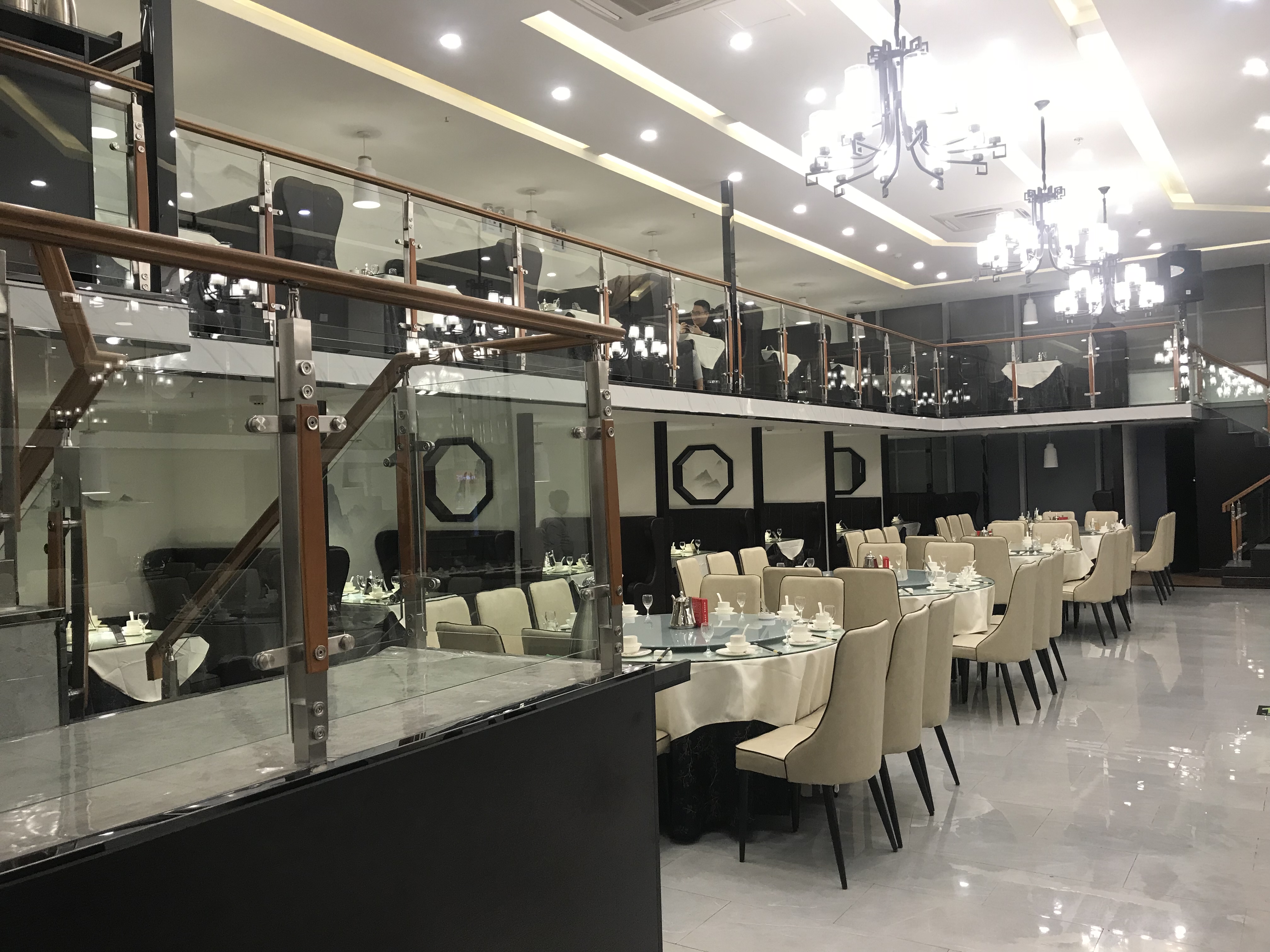 山東濟(jì)南大學(xué)城毛家飯店